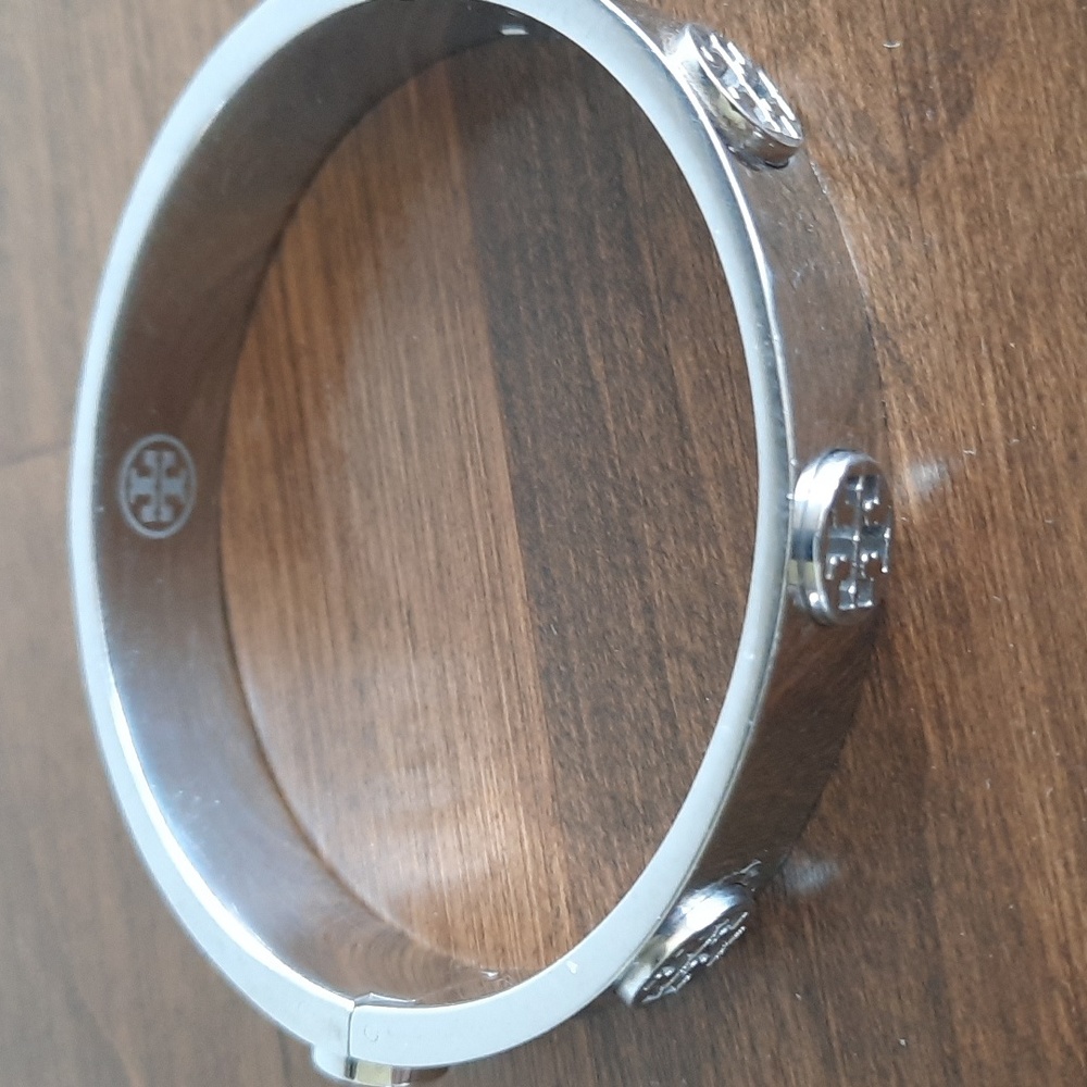 Tory Burch miller hinge bracelet - Picture 2 of 6